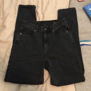 American Eagle black mom jean